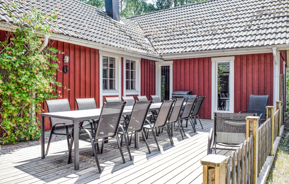 Luksushus nr. 84 har en deilig terrasse med gode hagemøbler til 18 personer.