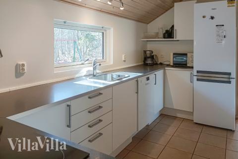 Kjøkkenet i luksushus nr. 244 er godt innrettet.