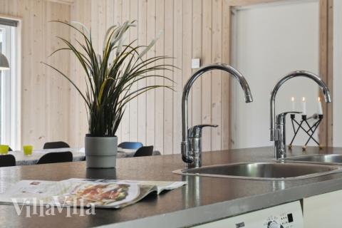 Kjøkkenet i luksushus nr. 261 er fullt utstyrt så dere lett kan lage mat til 24 personer.