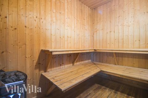 Nyt varmen i badstuen i luksushus nr. 148 til 24 personer