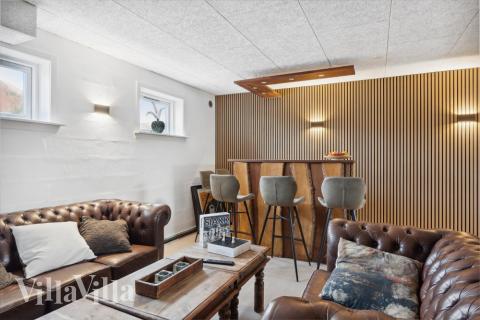 Aktivitetsrom i luksushus nr. 148 med 10 soverom og plass til 24 personer.