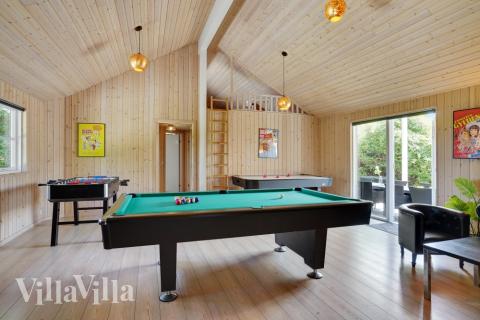 Aktivitetsrom i luksushus nr. 277 med 6 soverom og plass til 16 personer.