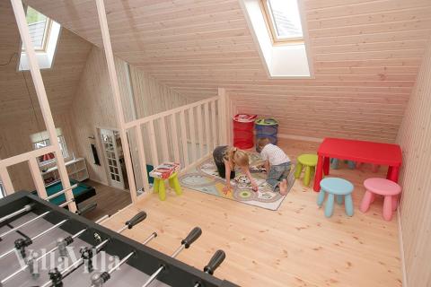 Noen av de 22 soveplassene i luksushus nr. 199 finnes på hems