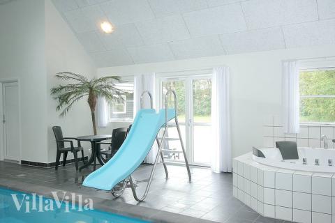 Nyt varmen i boblebadet i luksushus nr. 199 i Vestjylland