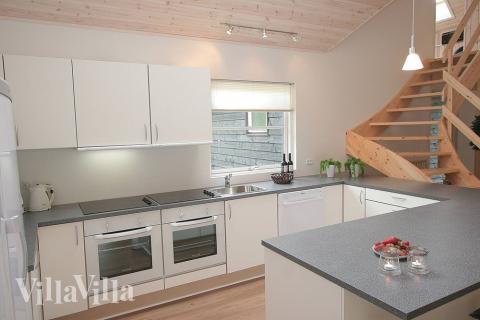 Kjøkkenet i luksushus nr. 199 er godt innrettet.