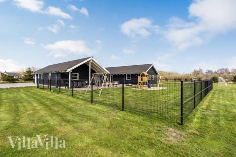 Hus nr. 202 med basseng og plass til 24 personer ligger i Lolland/Falster/Møn.