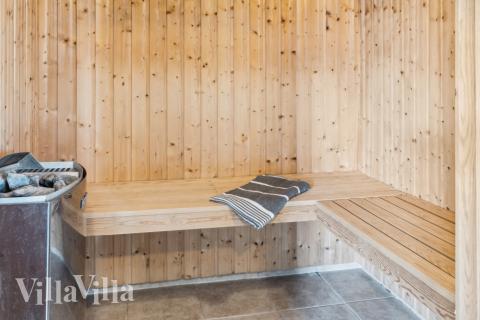 Nyt varmen i badstuen i luksushus nr. 202 til 24 personer