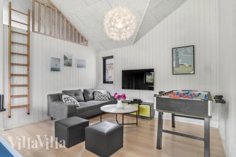 Aktivitetsrom i luksushus nr. 276 med 7 soverom og plass til 18 personer.