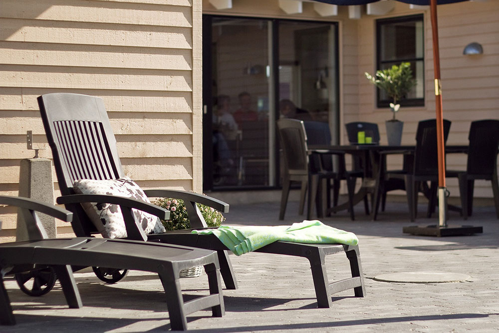 Luksushus nr. 274 har en deilig terrasse med gode hagemøbler til 16 personer.
