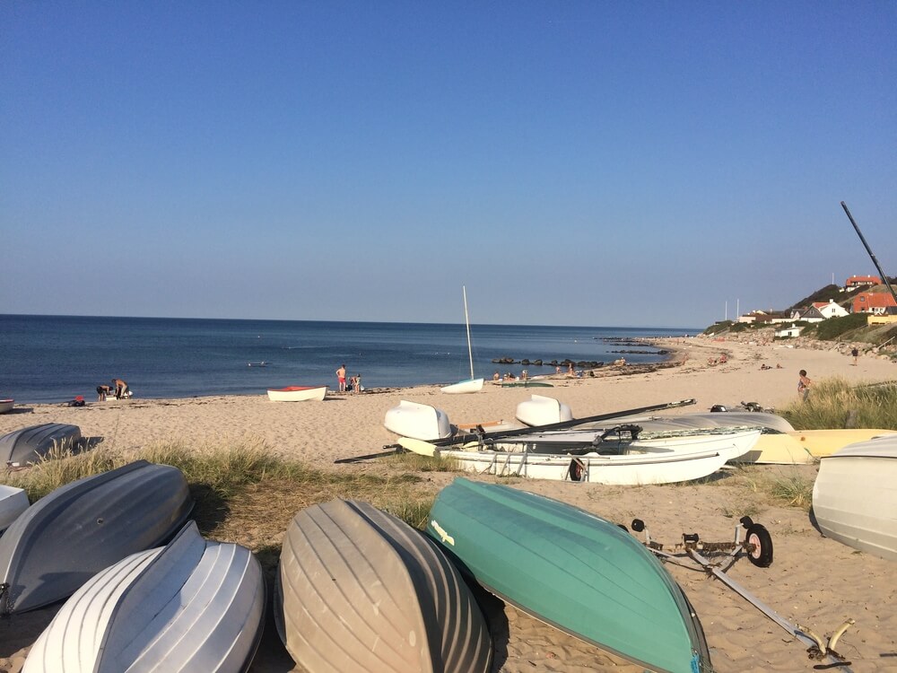 Den flotte stranden nær luksushus nr. 275 ved Nordsjælland.