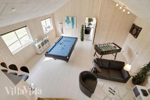 I tillegg til alle aktivitetsmulighetene i husets bassengavdeling, kan du også spille biljard, bordtennis og dart i luksushus nr. 301