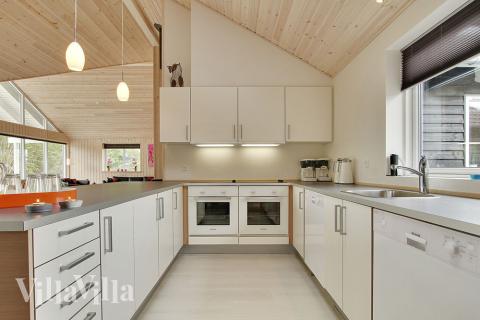 Kjøkkenet i luksushus nr. 287 er fullt utstyrt så dere lett kan lage mat til 18 personer.