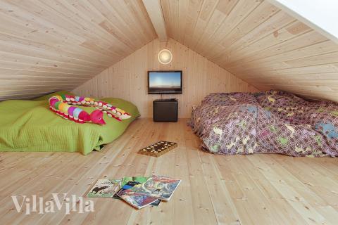 Noen av de 18 soveplassene i luksushus nr. 287 finnes på hems