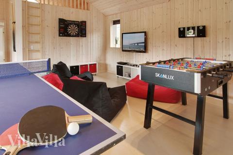 Luksushus nr. 287 til 18 personer tilbyr et stort aktivitetsrom med bl.a. biljard og dart