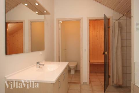 Nyt varmen i badstuen i luksushus nr. 159 til 12 personer