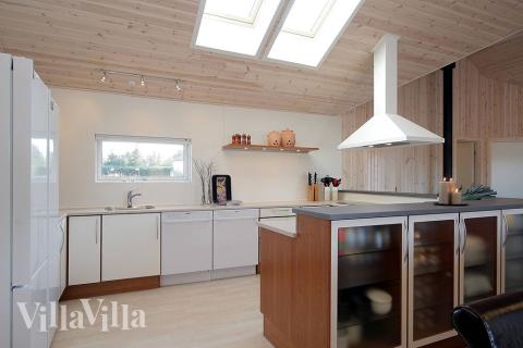 Kjøkkenet i luksushus nr. 184 er fullt utstyrt så dere lett kan lage mat til 22 personer.