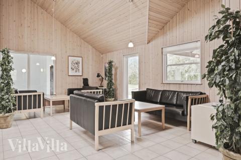 Oppholdsrom med plass til 24 i luksushus nr. 177.