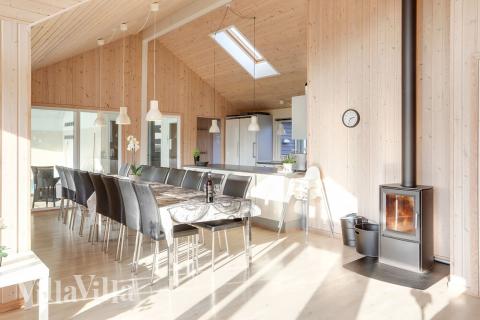 Oppholdsrom med plass til 18 i luksushus nr. 272.