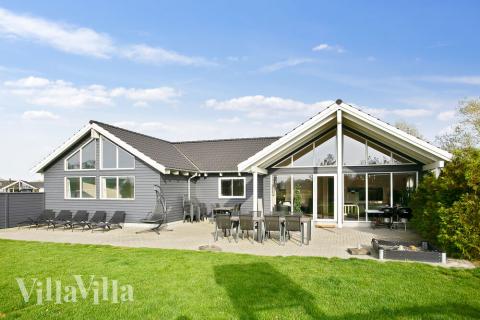 Flott feriehus nr. 272, med god plass til opptil 18 personer