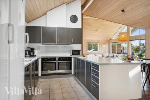 Kjøkkenet i luksushus nr. 282 er godt innrettet.