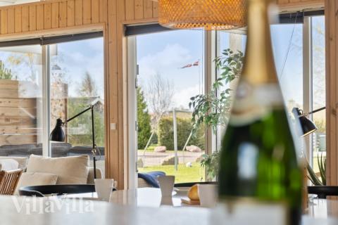 Kjøkkenet i luksushus nr. 282 i Lolland/Falster/Møn er godt innrettet.