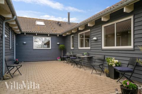 Stor terrasse i luksushus nr. 285 i Lolland/Falster/Møn.