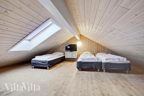 Noen av de 24 soveplassene i luksushus nr. 206 finnes på hems