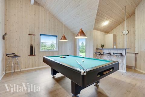 Luksushus nr. 206 til 24 personer tilbyr et stort aktivitetsrom med bl.a. biljard og dart