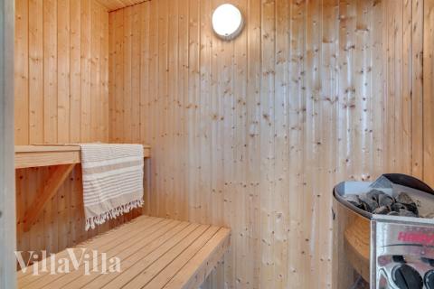 Nyt varmen i badstuen i luksushus nr. 273 til 18 personer