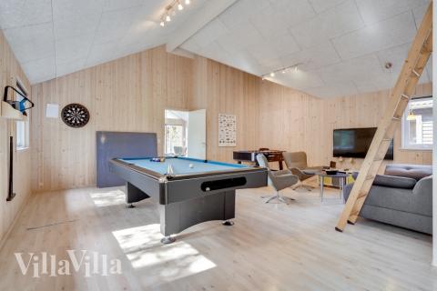 Aktivitetsrom i luksushus nr. 273 med 7 soverom og plass til 18 personer.