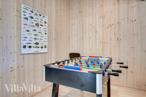 Luksushus nr. 273 til 18 personer tilbyr et stort aktivitetsrom med bl.a. biljard og dart