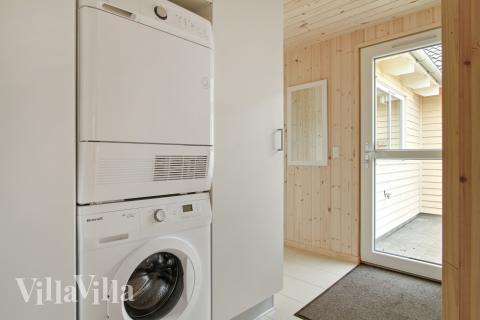 Det romslige inngangspartiet til luksushus nr. 306 i Lolland/Falster/Møn