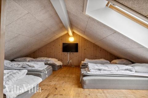 Noen av de 16 soveplassene i luksushus nr. 306 finnes på hems