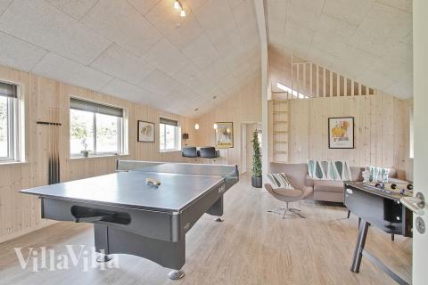 I tillegg til alle aktivitetsmulighetene i husets bassengavdeling, kan du også spille biljard, bordtennis og dart i luksushus nr. 308