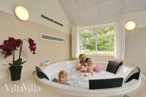 Nyt varmen i boblebadet i luksushus nr. 309 i Nordsjælland