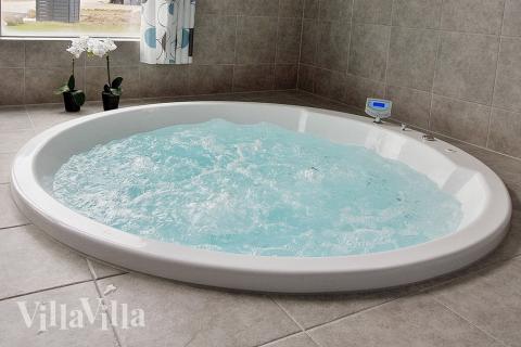 Nyt varmen i boblebadet i luksushus nr. 310 i Fyn og øyer