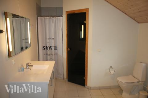 Nyt varmen i boblebadet i luksushus nr. 303 i Sverige