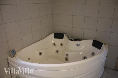 Luksushus nr. 303 har bl.a. et deilig boblebad