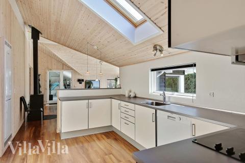 Kjøkkenet i luksushus nr. 312 er fullt utstyrt så dere lett kan lage mat til 14 personer.