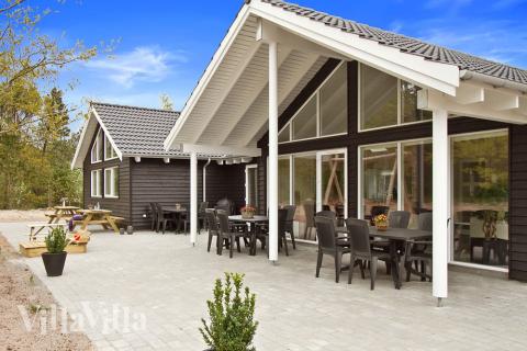 Luksushus nr. 313 har en deilig terrasse med gode hagemøbler til 18 personer.