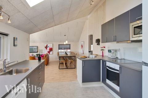 Kjøkkenet i luksushus nr. 317 er fullt utstyrt så dere lett kan lage mat til 14 personer.