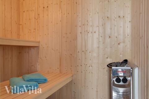 Nyt varmen i badstuen i luksushus nr. 322 til 18 personer