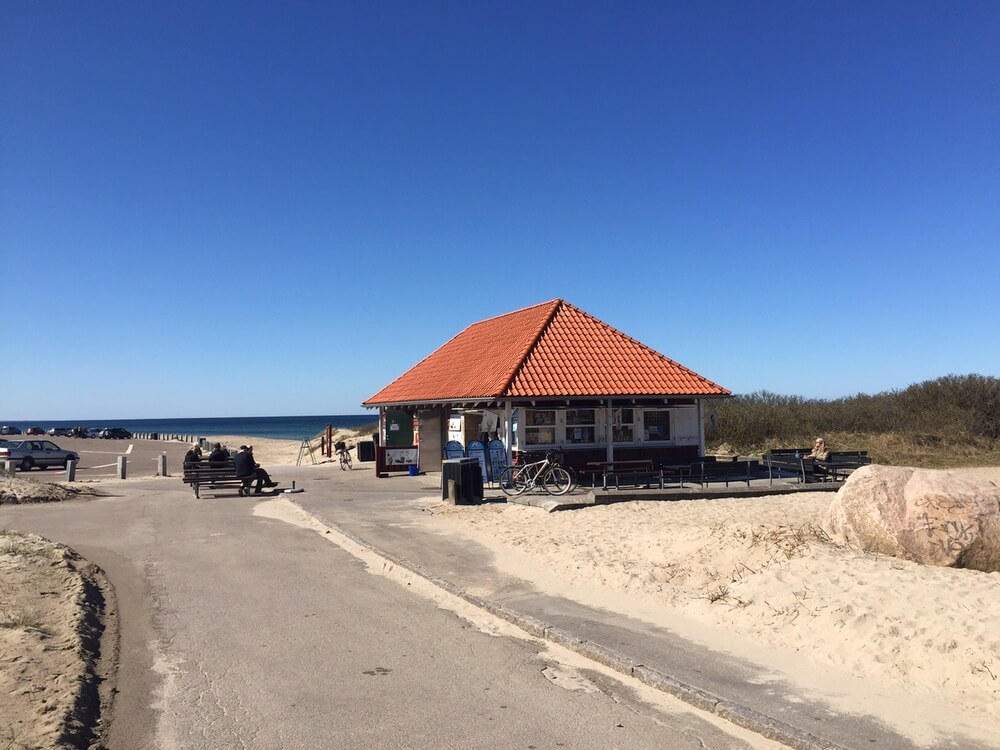 Den flotte stranden nær luksushus nr. 323 ved Nordsjælland.