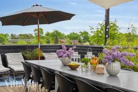 Stor terrasse i luksushus nr. 323 i Nordsjælland.