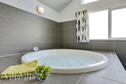 Nyt varmen i boblebadet i luksushus nr. 324 i Fyn og øyer