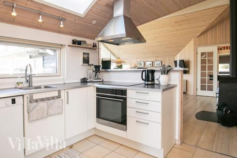 Kjøkkenet i luksushus nr. 326 er fullt utstyrt så dere lett kan lage mat til 12 personer.