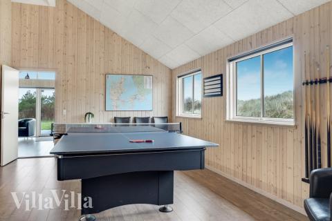 Luksushus nr. 328 til 18 personer tilbyr et stort aktivitetsrom med bl.a. biljard og dart