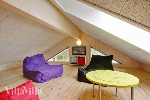 Noen av de 24 soveplassene i luksushus nr. 330 finnes på hems