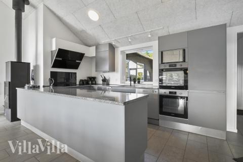 Kjøkkenet i luksushus nr. 332 er godt innrettet.