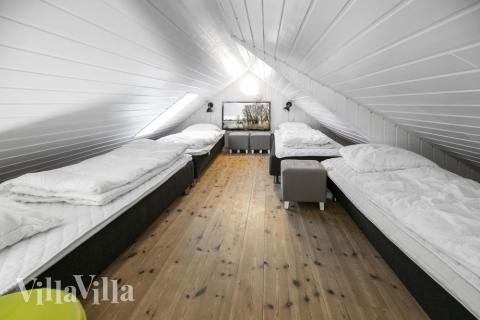 Noen av de 20 soveplassene i luksushus nr. 332 finnes på hems